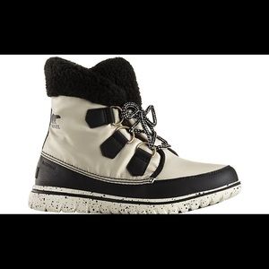 Woman’s Cozy Carnival Sorel 7.5 Lt Waterproof Boot